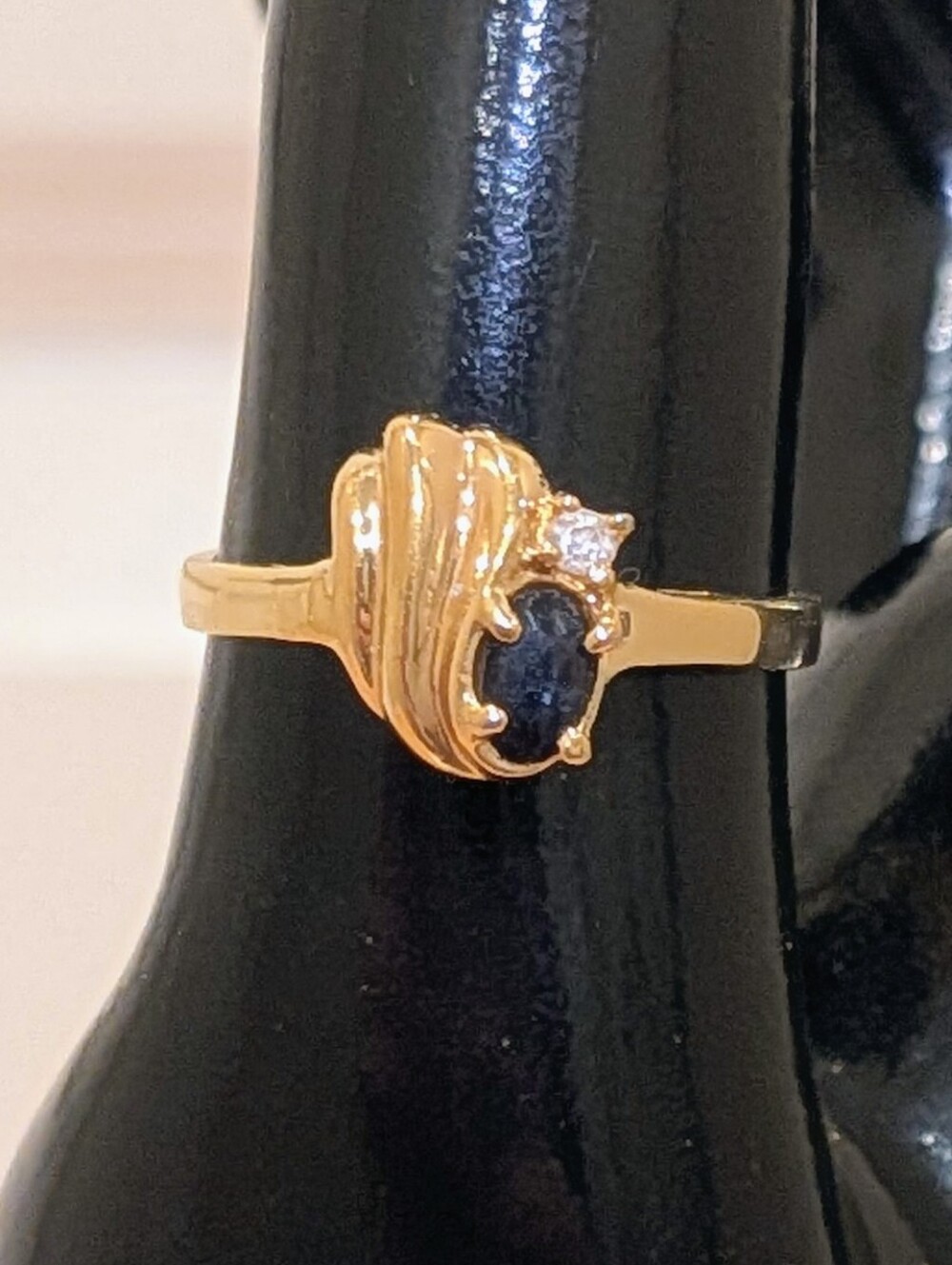 EUC 80s Size 8 Vintage Made In Taiwan Goldtone Ring